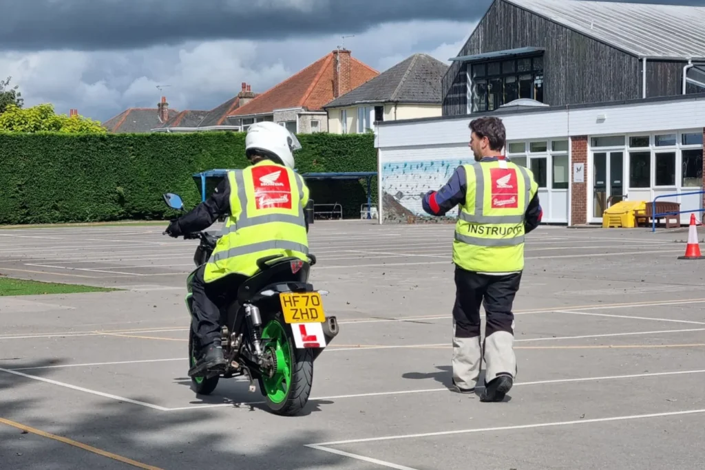 Common Mistakes New Superbike Riders Make (2026 Complete Guide) Common Mistakes New Superbike Riders Make 1024x683