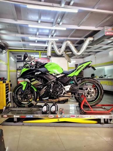 Kawasaki Ninja ZX-10R Complete Review (2026): The Ultimate Superbike for Speed Lovers Service Center Ya Maintenance Ki Photo