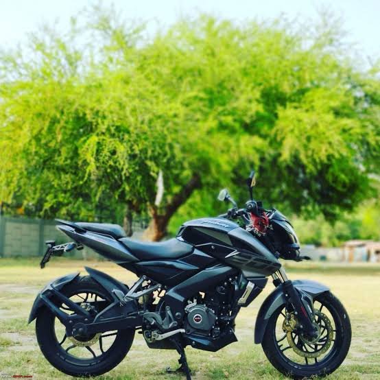 Bajaj Pulsar NS200: Tyre Size, Price, Top Speed, Spare Parts & Complete Guide ns 200
